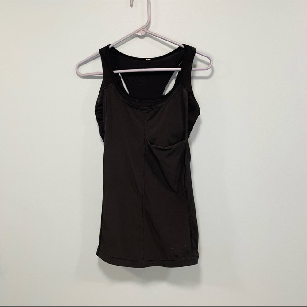 Lululemon Athletica! Black muscle tank top with a built in sports bra size 6!